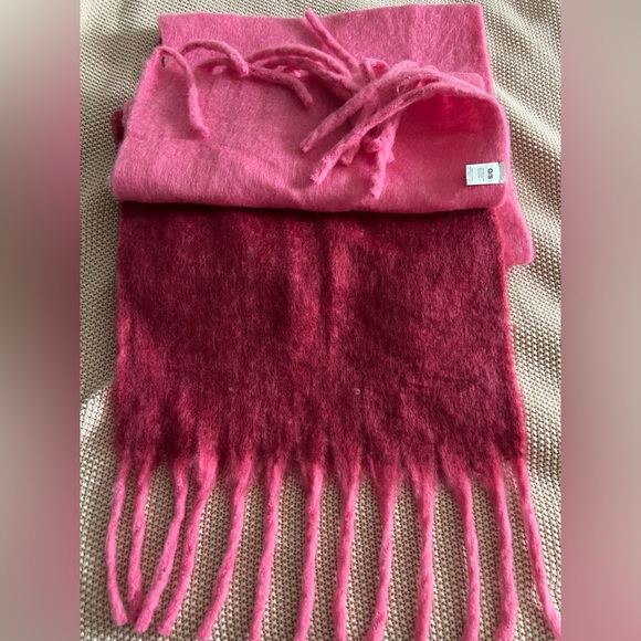 Pink & Red Fuzzy Scarf - Picture 7 of 11